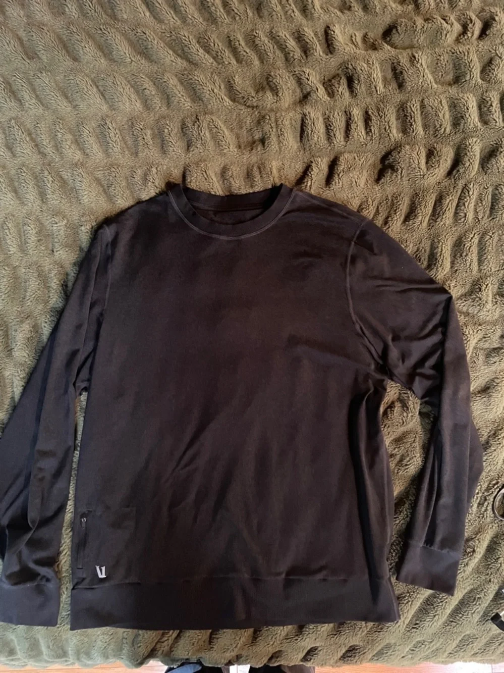 Vuori Black Long-Sleeve Crewneck Sweatshirt - Picture 1 of 4